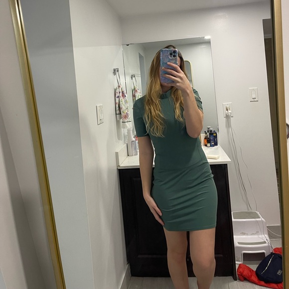 Lululemon all aligned ribbed short sleeve dress size 6 medium forest green - Picture 4 of 10